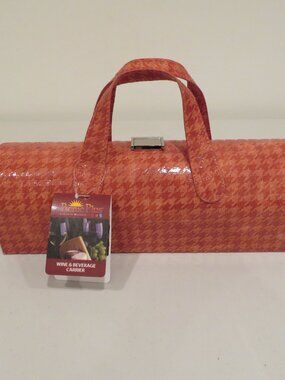 Picnic Plus Carlotta Wine Carrier Clutch NWT